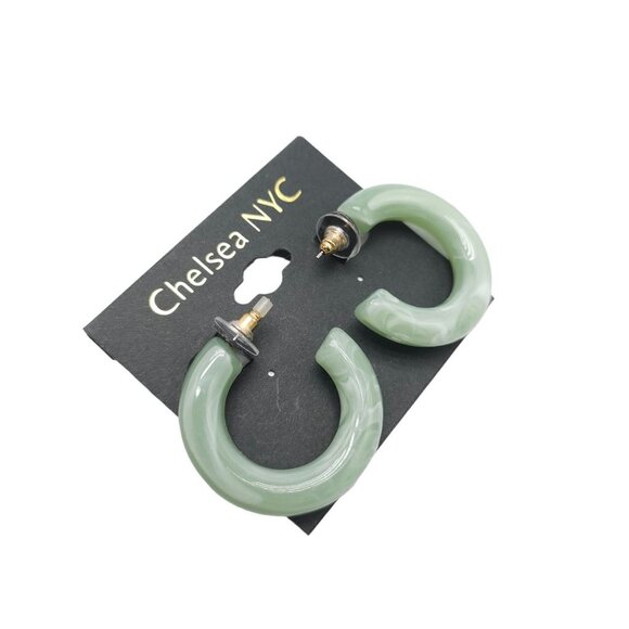Chelsea NYC Green Acrylic Marbled Hoop Earrings Vintage NOS - Picture 2 of 5